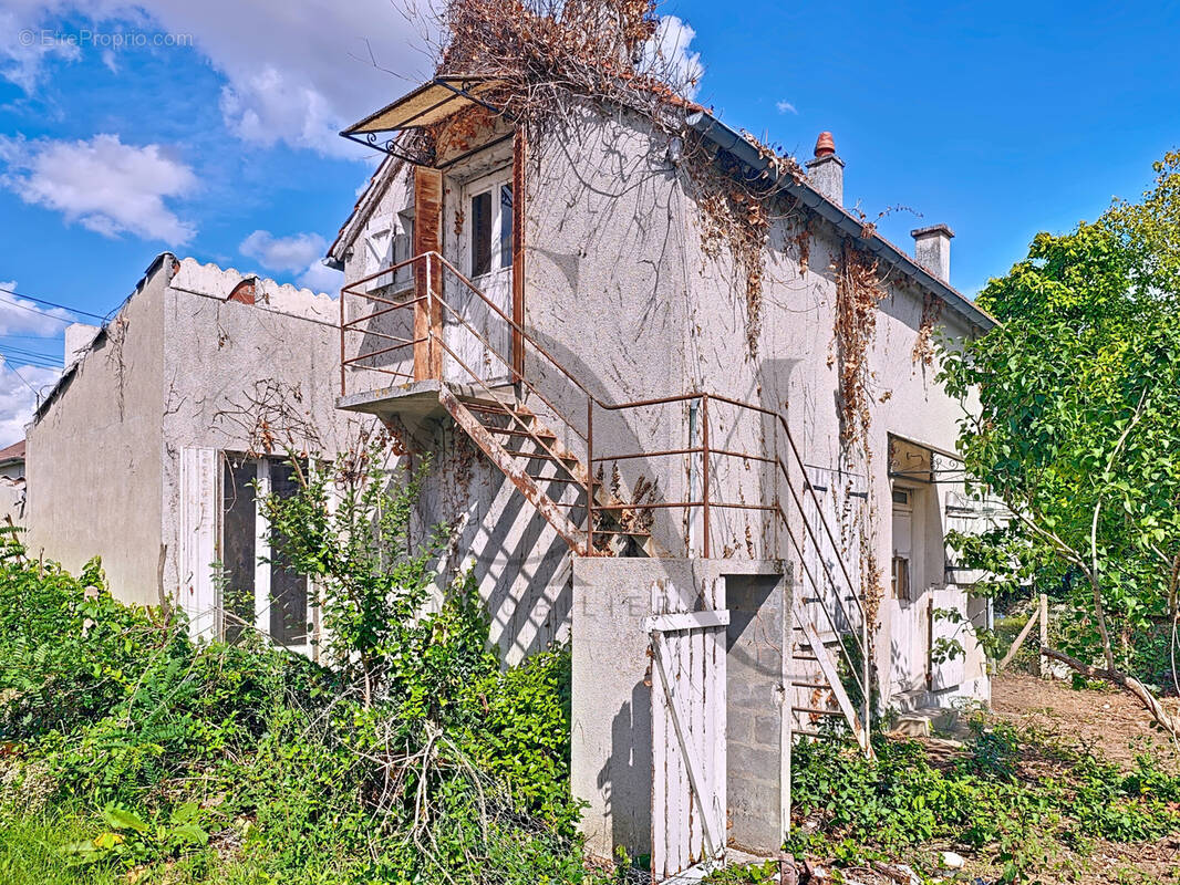 Maison à AMILLY