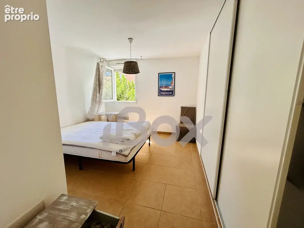 LA VALETTE - LES CRAUS - T2 de 42m2 avec terrasse, cave et parking - photo 4