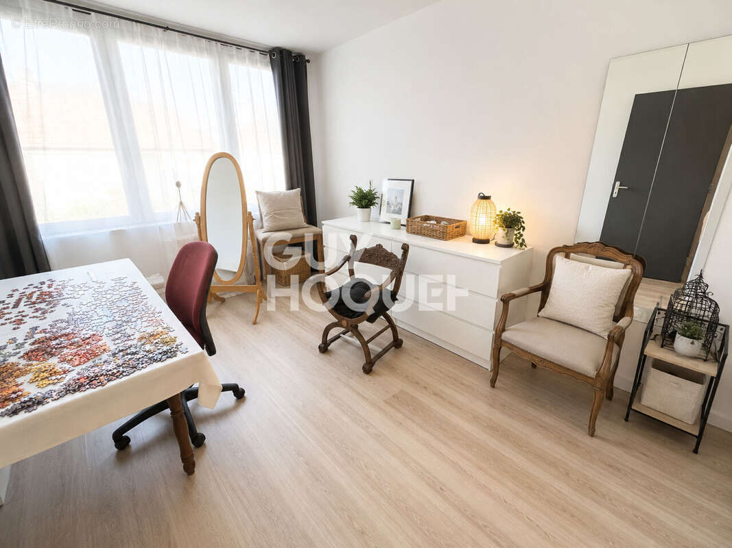 Appartement - ELBEUF - 78m² - terrasse - place de parking privative - photo 6
