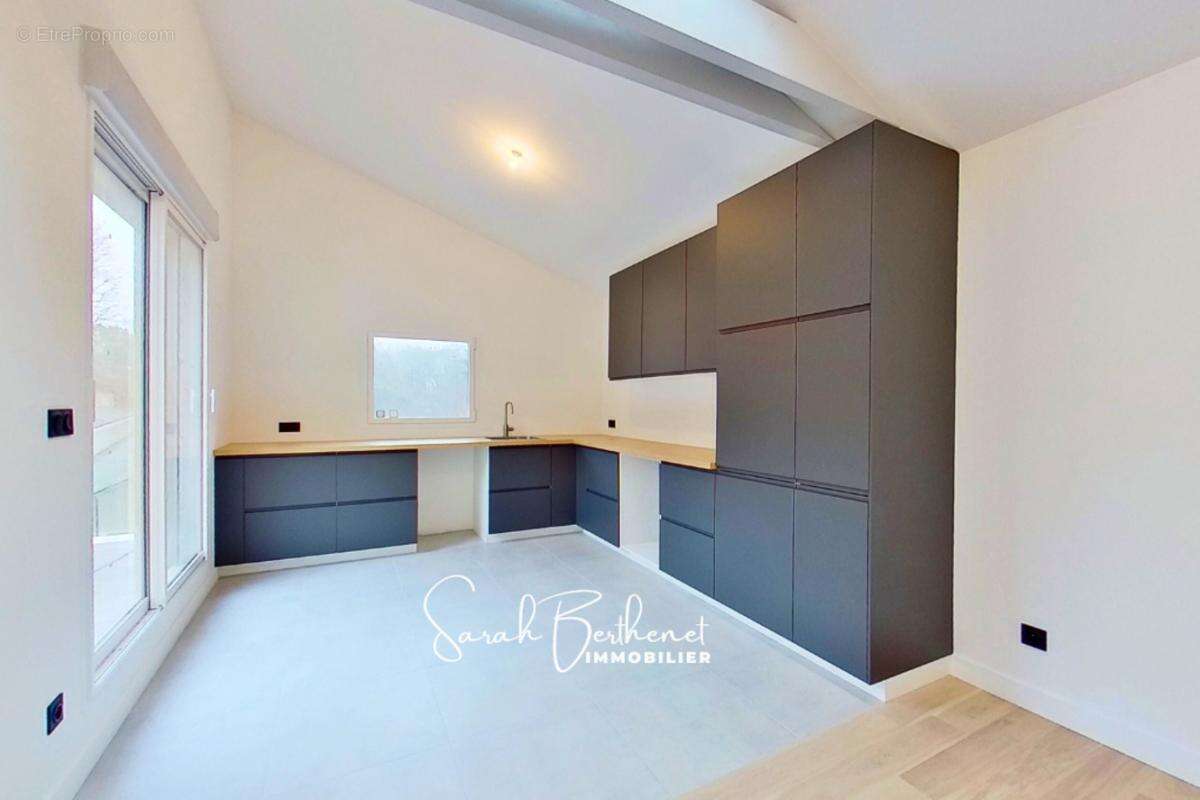 Appartement à CHAMPAGNE-AU-MONT-D'OR
