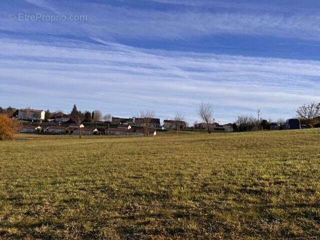 Terrain à MAREUIL