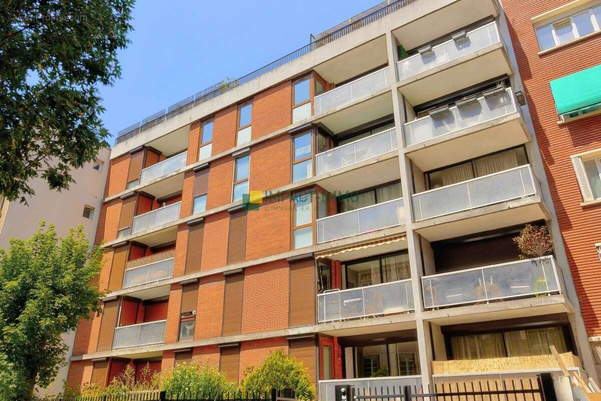 Appartement à LA GARENNE-COLOMBES