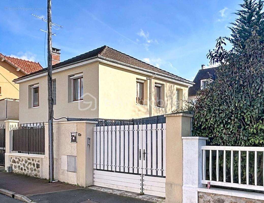 Maison à CORBEIL-ESSONNES