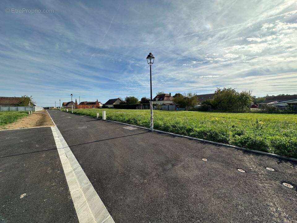 Terrain à SAULNIERES