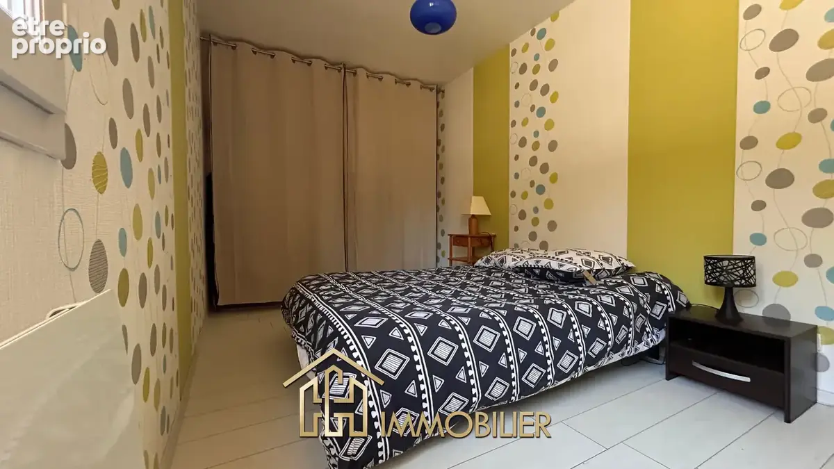Ici, tout est réuni pour profiter d'une maison facile à vivre : un seul niveau, trois chambres, une pièce de v - photo 6