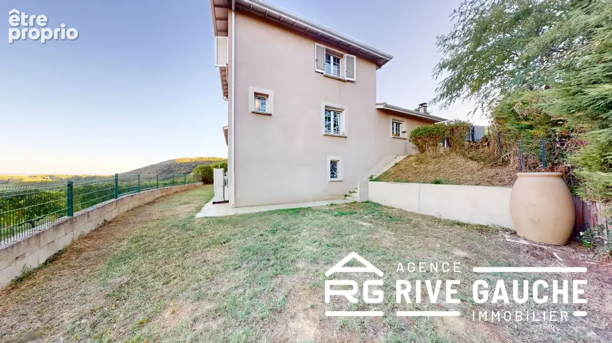 CHAVANAY   Maison 233 m2   5 chambres   Piscine + appartement indépendant - photo 16