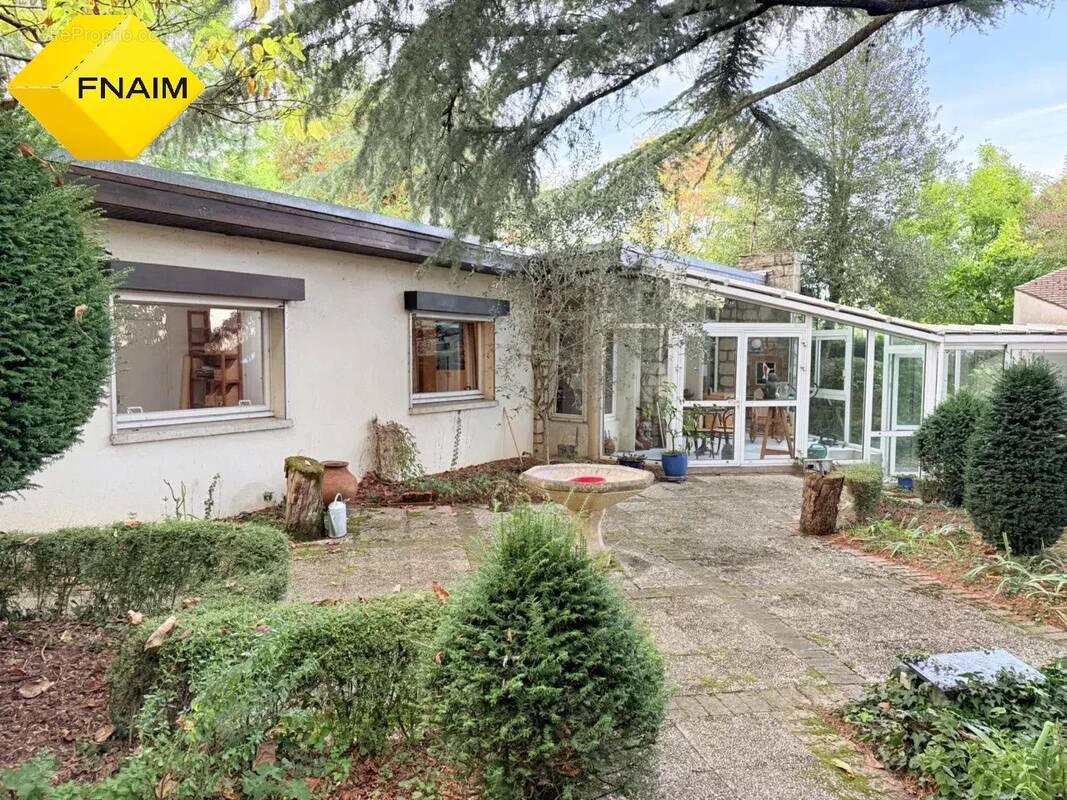 Maison à SAULX-LES-CHARTREUX