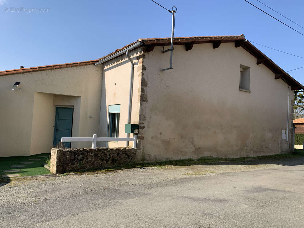 Maison à MENOMBLET
