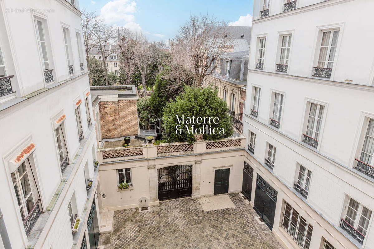 Appartement à PARIS-6E