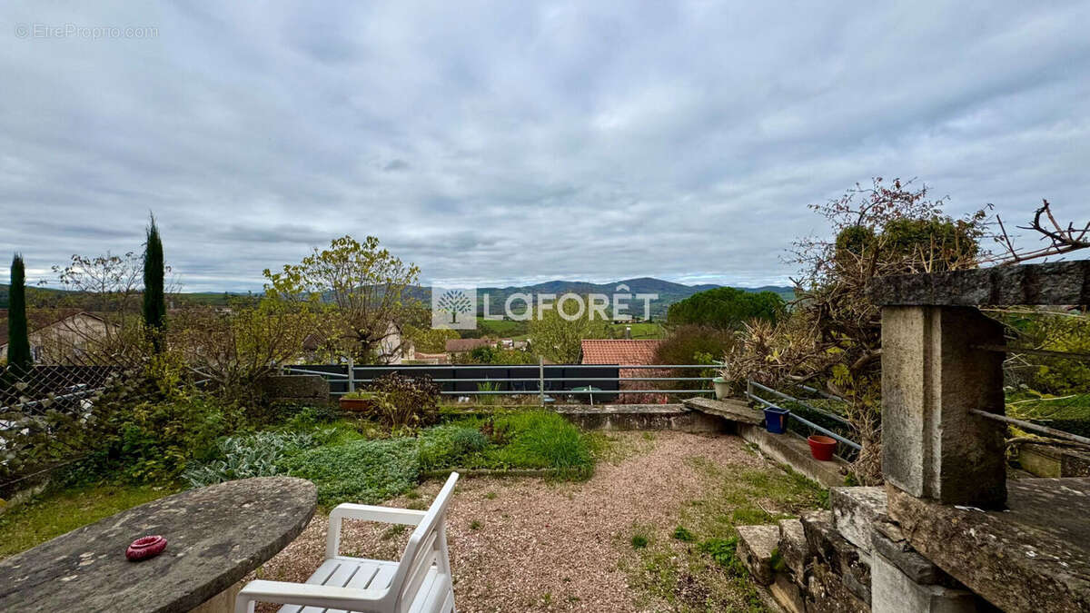 Maison à SOURCIEUX-LES-MINES