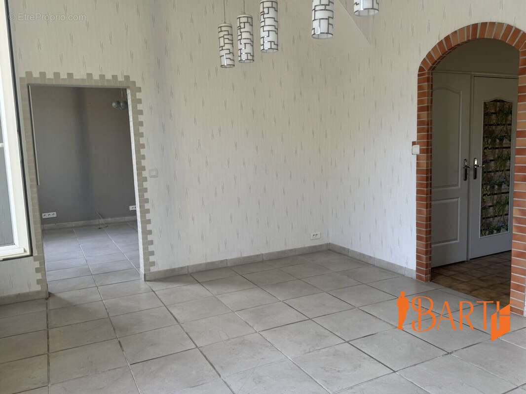 Maison 106 m² à Saint-Doulchard  - photo 3