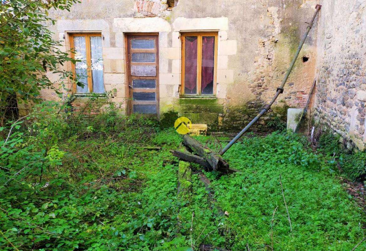Maison à LA GUERCHE-SUR-L&#039;AUBOIS