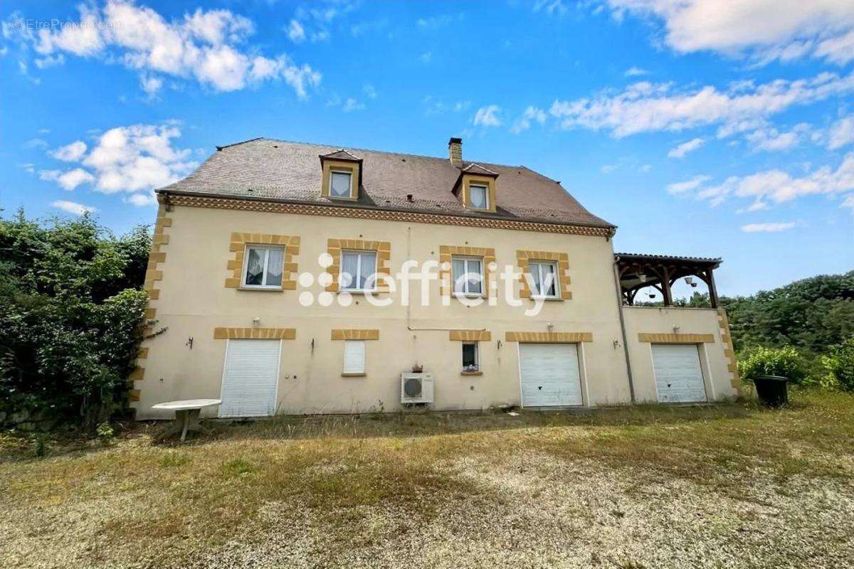 Maison à CENAC-ET-SAINT-JULIEN