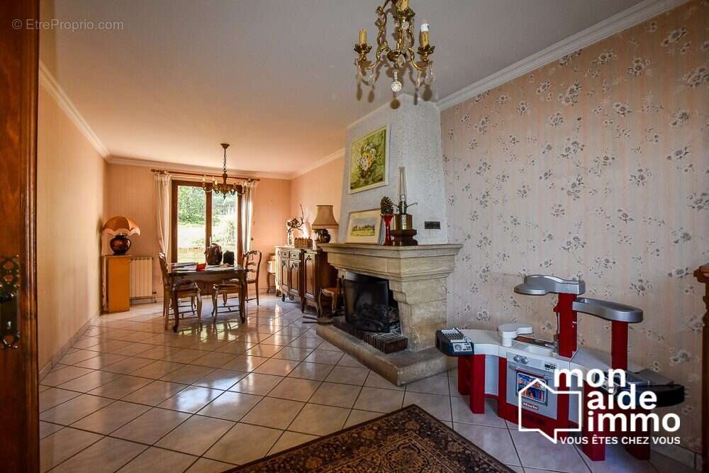 Maison à LE MONASTERE