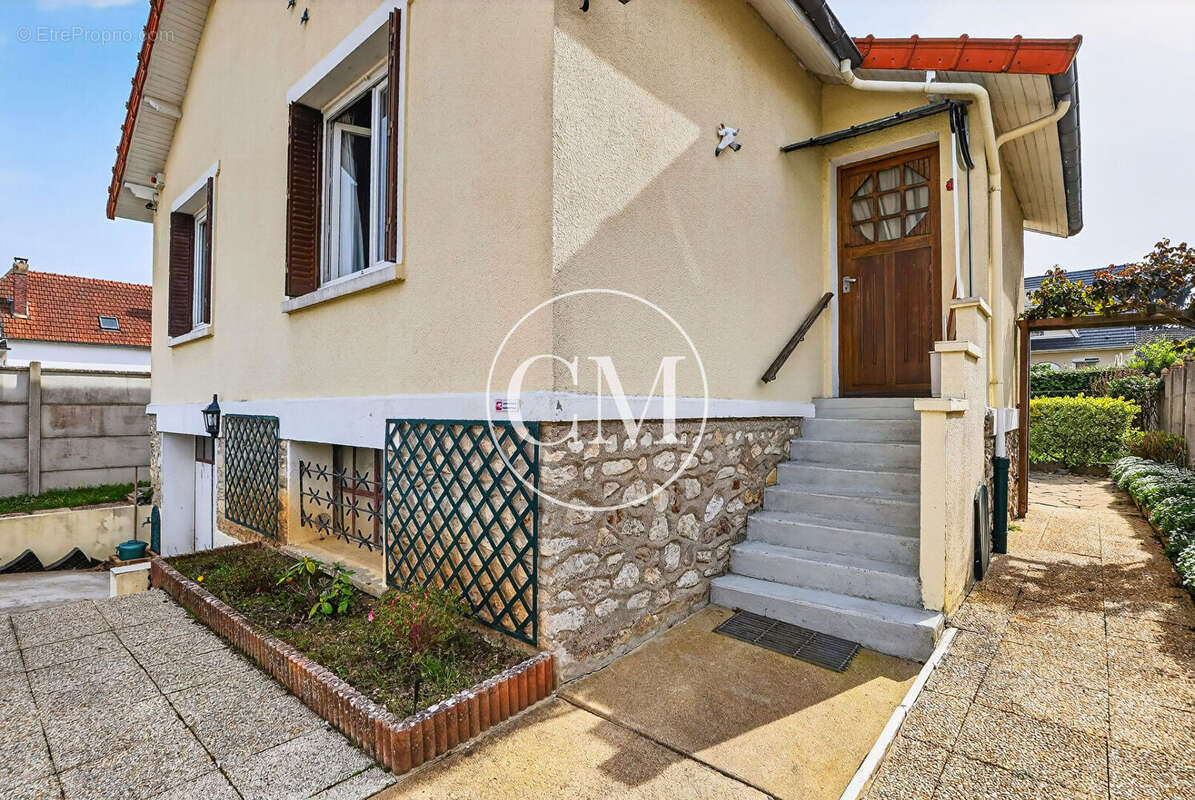 Maison à BOIS-D'ARCY