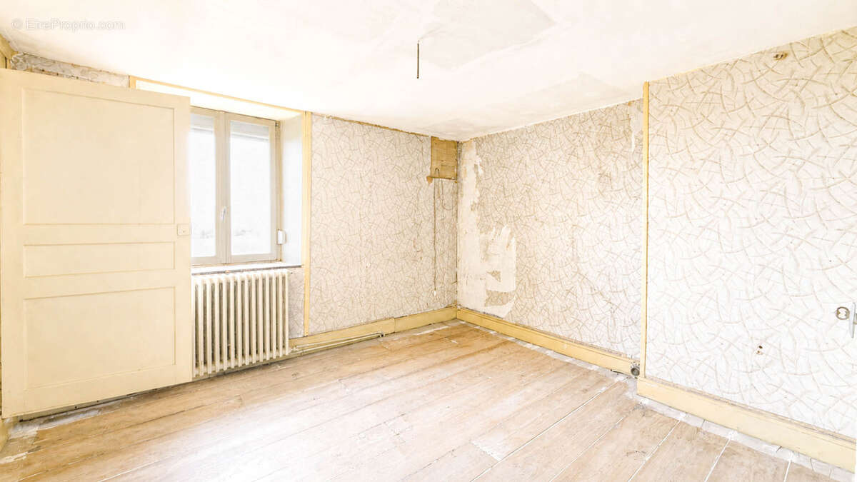 Maison à AIGLEMONT