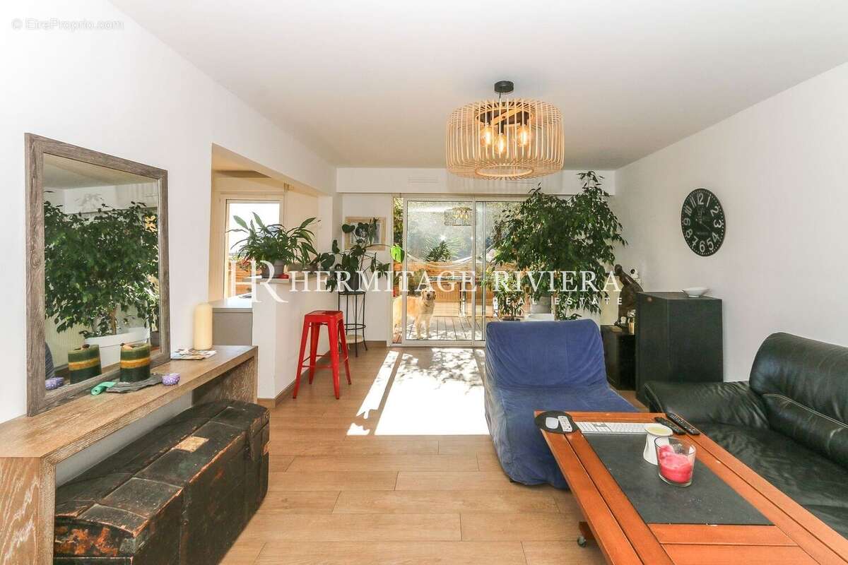 Appartement à EZE