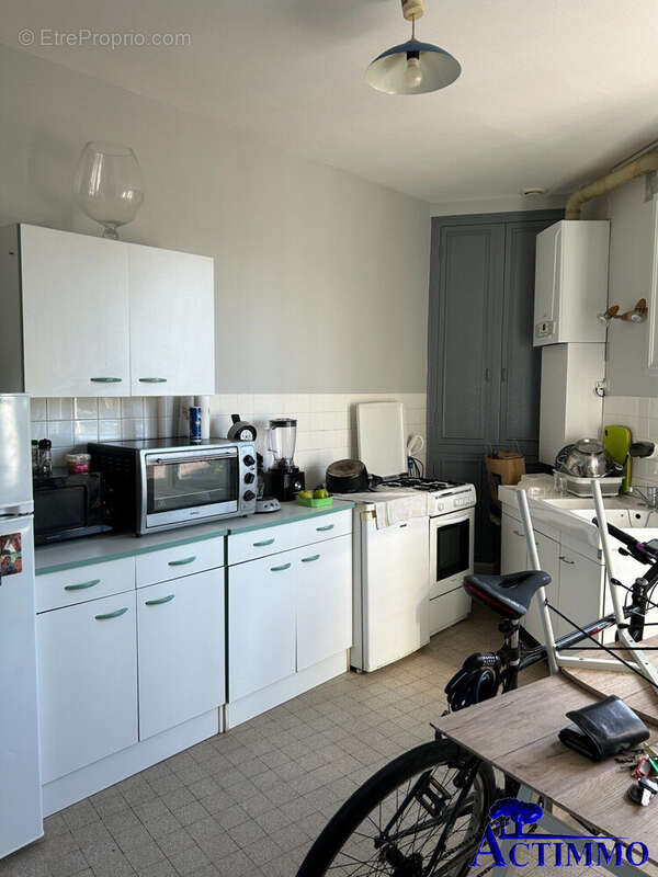 T2 1er étage - Appartement à JOIGNY