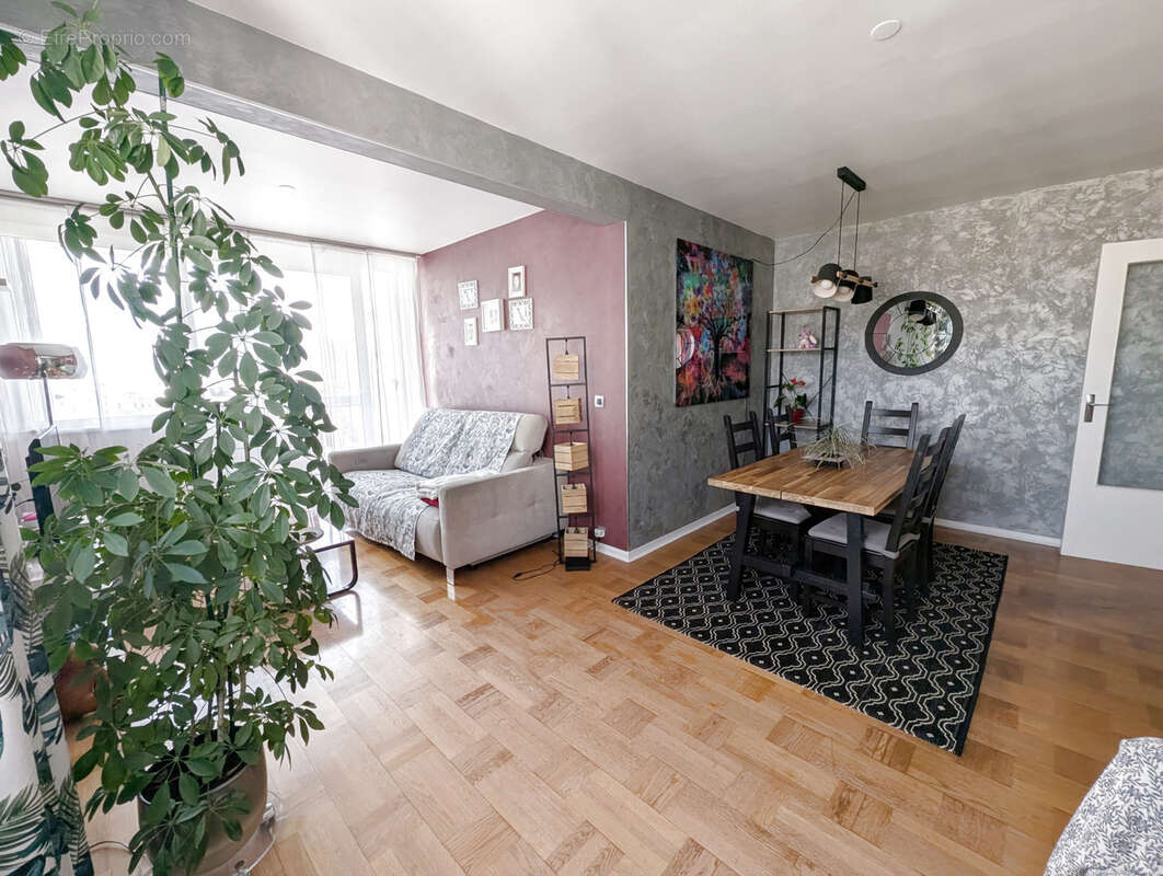 Appartement à SASSENAGE