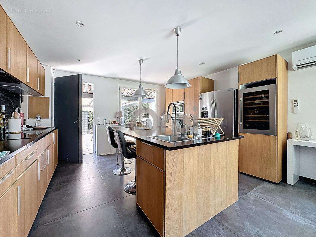 Maison à ROQUEBRUNE-SUR-ARGENS