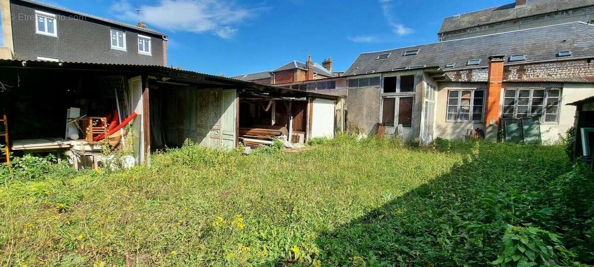 Commerce à CAUDEBEC-LES-ELBEUF