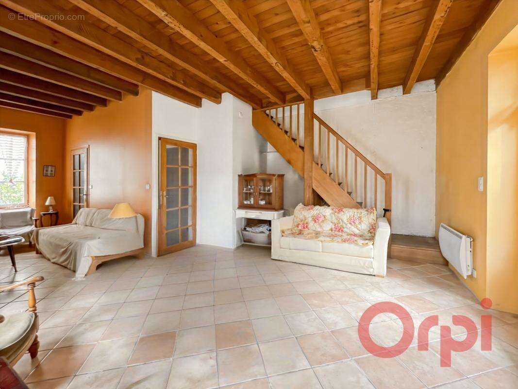 Maison à SAINT-AMAND-MONTROND