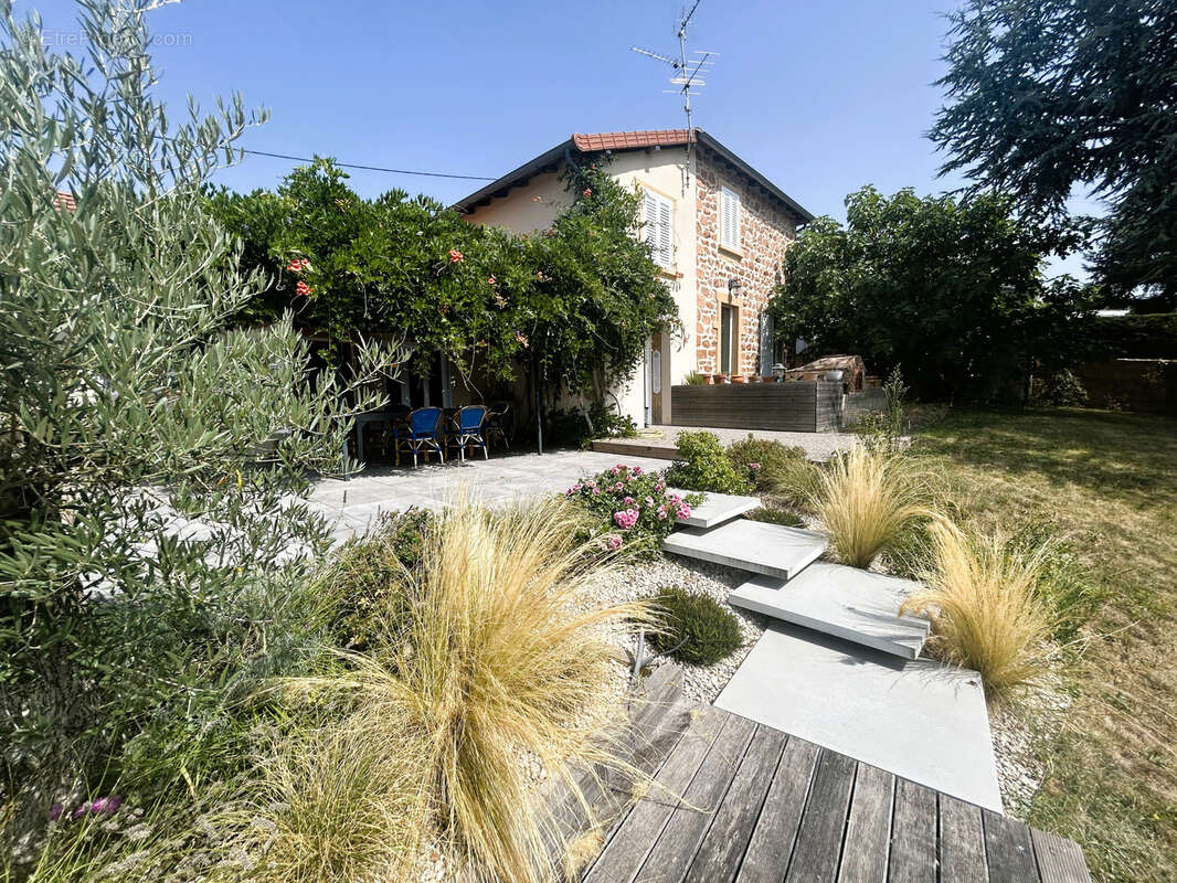 Maison à CUINZIER