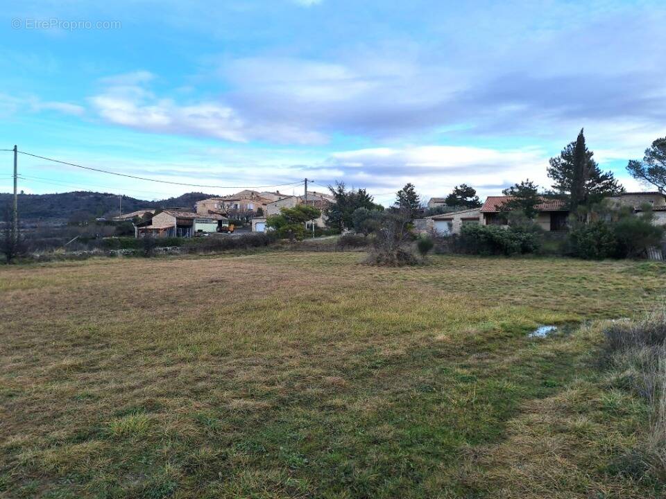 Terrain à CHATEAUNEUF-VAL-SAINT-DONAT