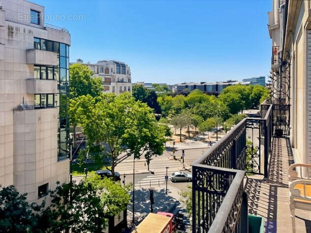 Appartement 66 m² à Paris-14e  - photo 2