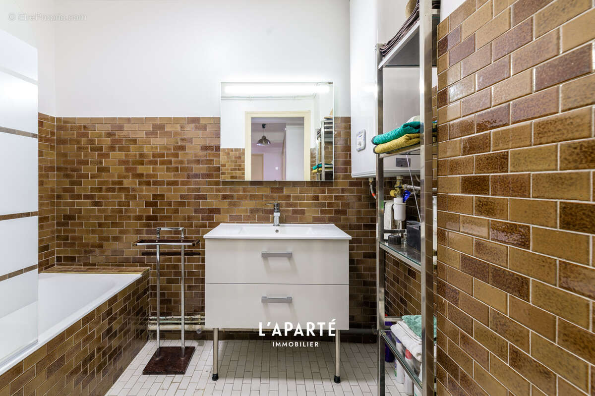 Appartement à MARSEILLE-6E