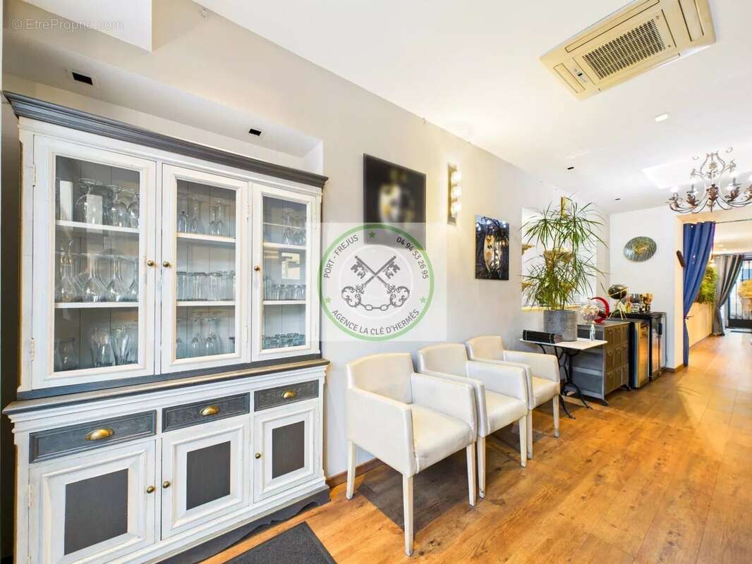 Commerce à SAINT-RAPHAEL