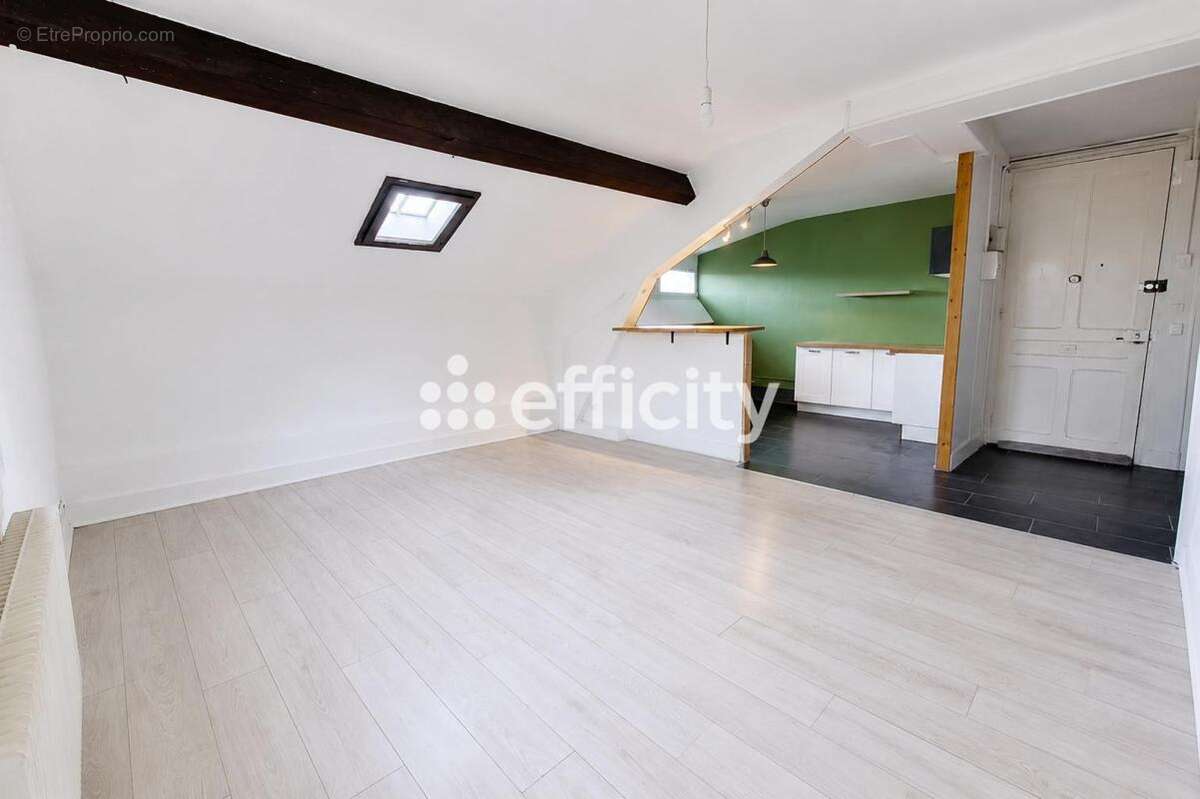 Appartement à NEUVILLE-SUR-SAONE