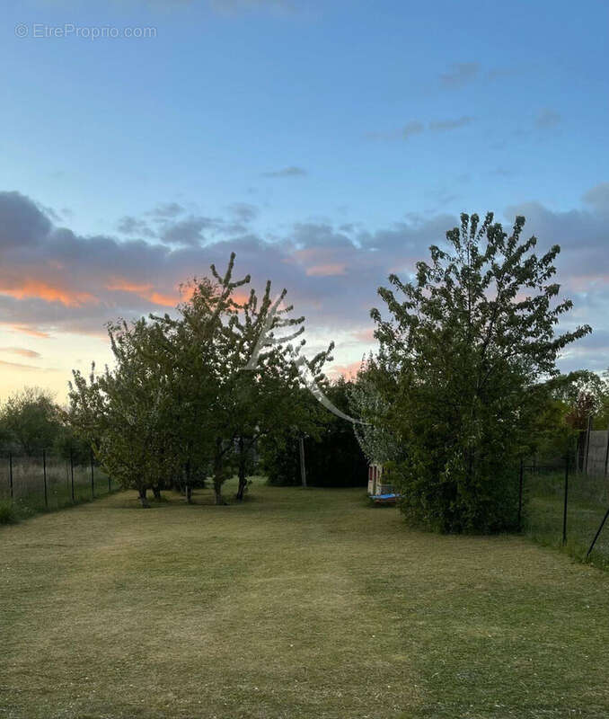 Maison à LA CHAPELLE-SAINT-MESMIN