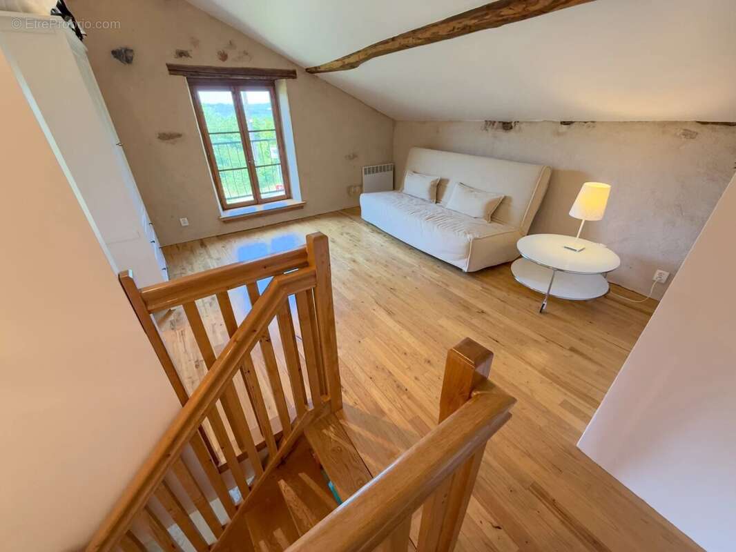 Maison à SAINT-FRONT-LA-RIVIERE