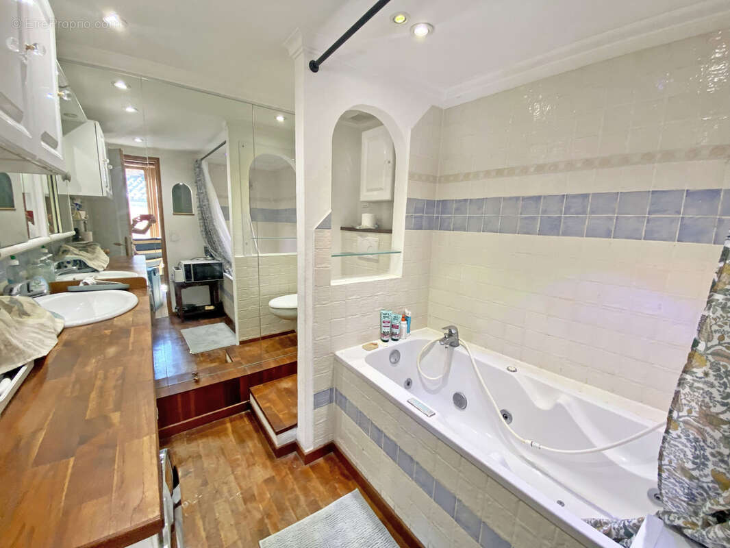 Appartement à VENCE