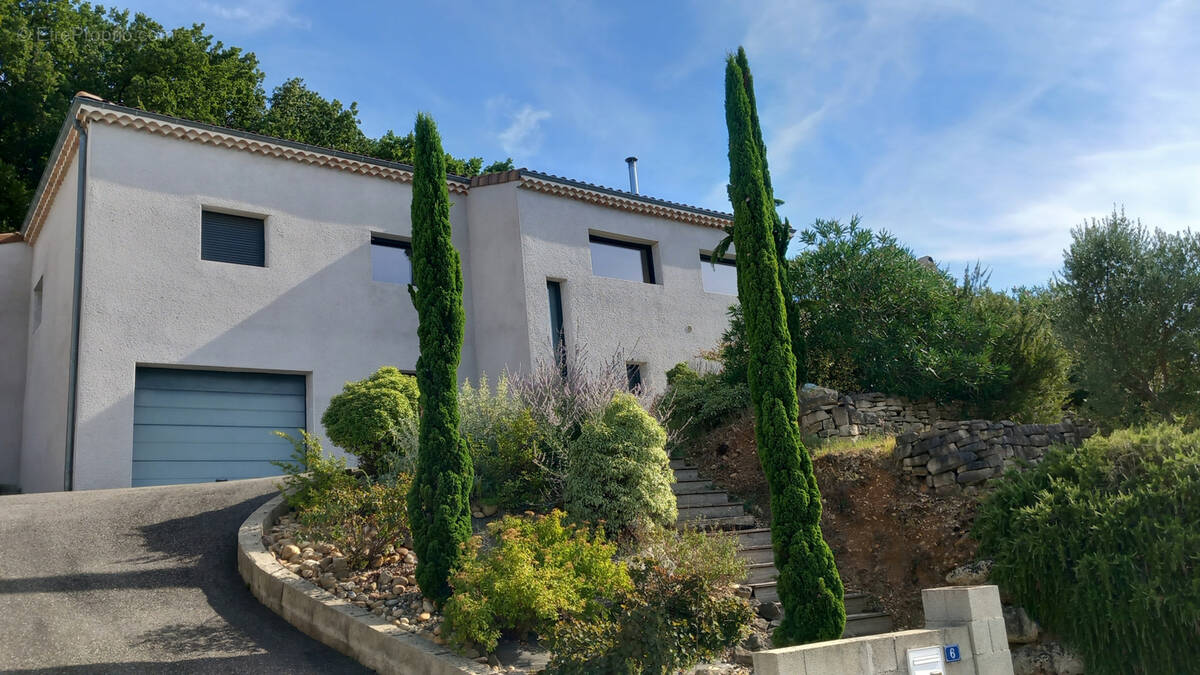 Maison à MONTELIMAR
