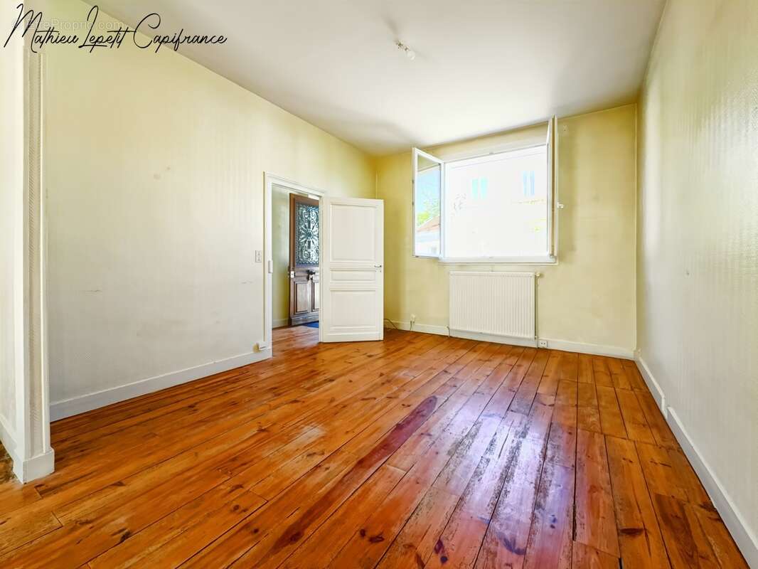  À VENDRE – Maison familiale de 159 m² avec 5 chambres et dépendance – PÉRIGUEUX (Quartier Hôpital) - photo 4