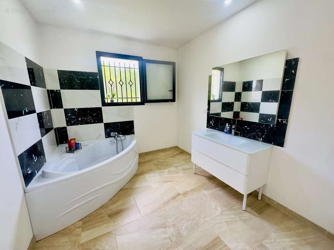 Maison à SAUSSIGNAC