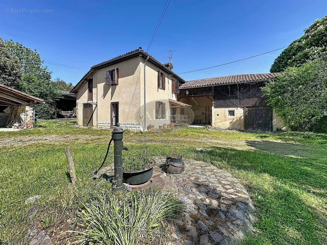 Maison à CASTELNAU-MAGNOAC
