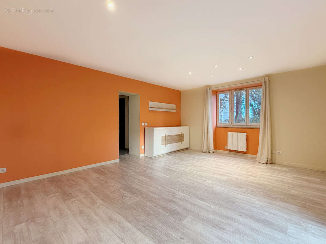 Maison à VILLEFONTAINE