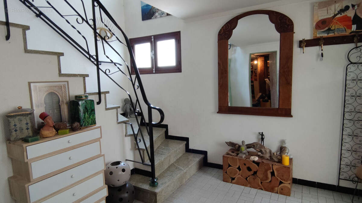 Maison individuelle avec garage et dépendances sur 8800m² de terrain - photo 11