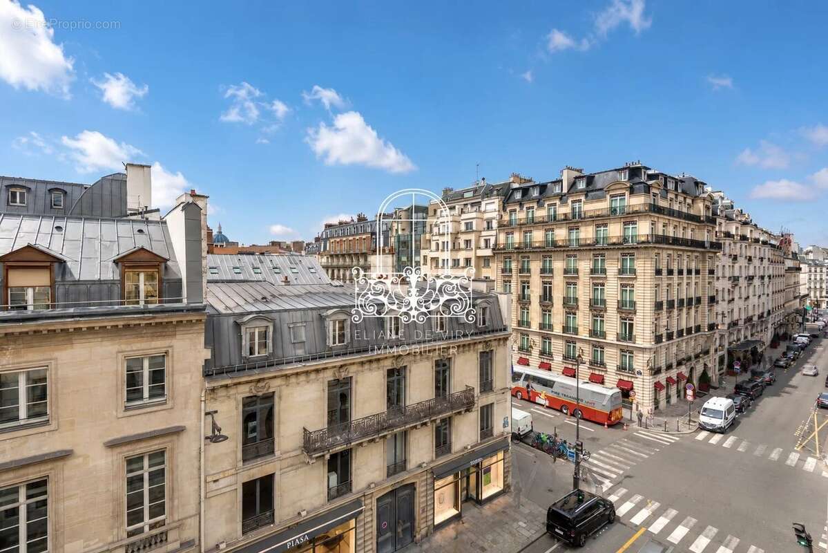Appartement à PARIS-8E