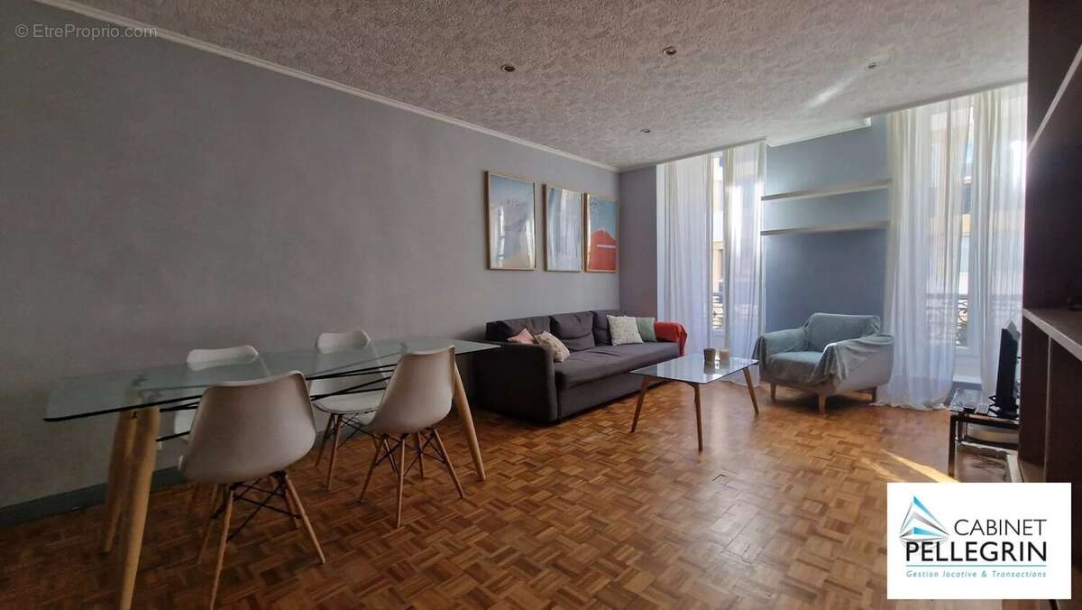 Appartement à MARSEILLE-5E