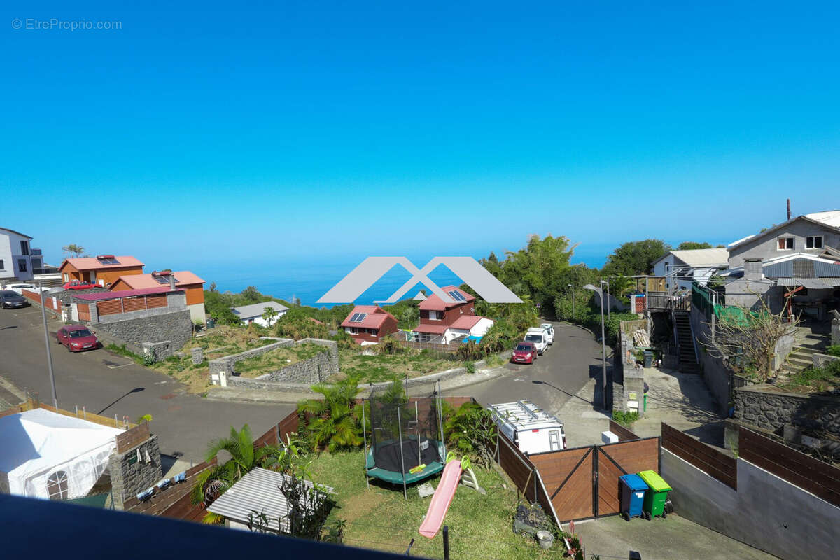 Maison à LES TROIS-BASSINS