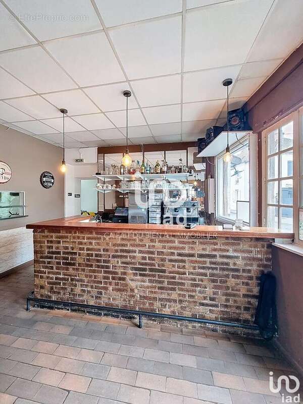 Photo 3 - Commerce à COUBERT