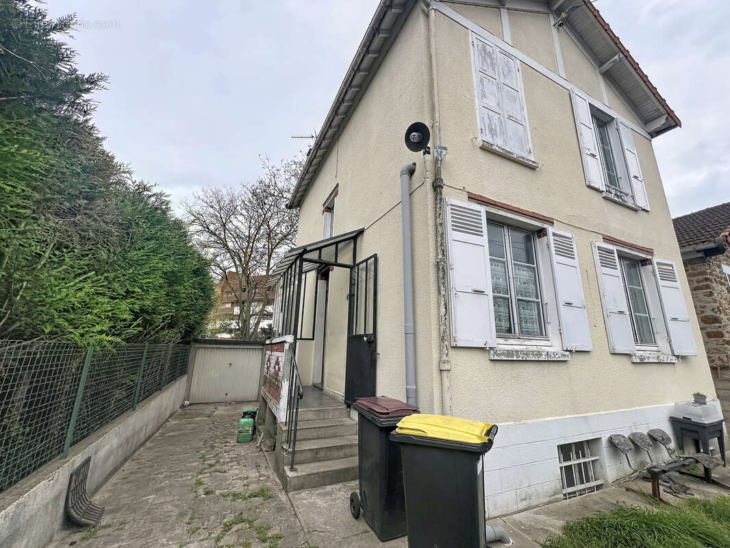 Maison à VIRY-CHATILLON