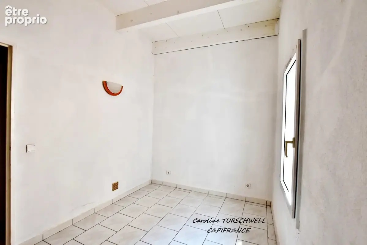 Sollies toucas (83) - immeuble/maison de village de 2 appartements + 1 local - photo 12
