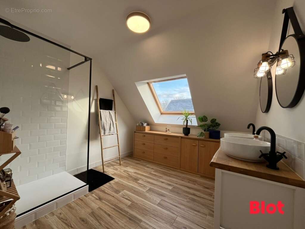 Maison à LE SEL-DE-BRETAGNE