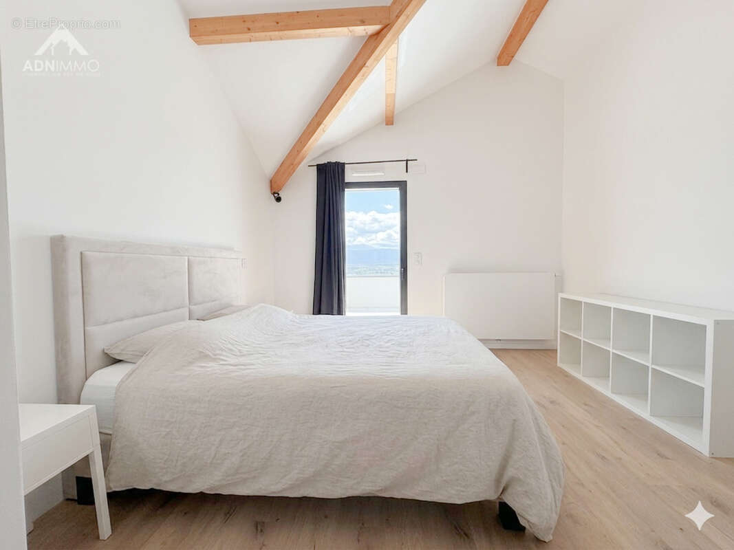 Maison à CHALLEX