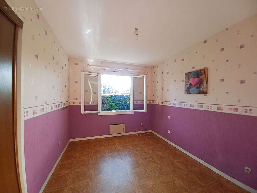 Maison à AMBARES-ET-LAGRAVE